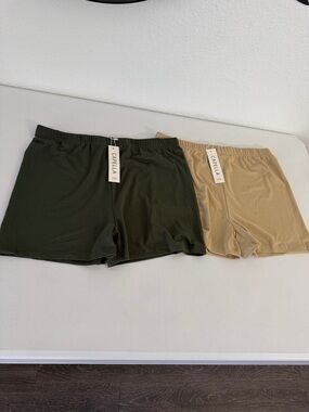 NWT Capella Women's Elastic Waist Knit Shorts - Olive & Beige